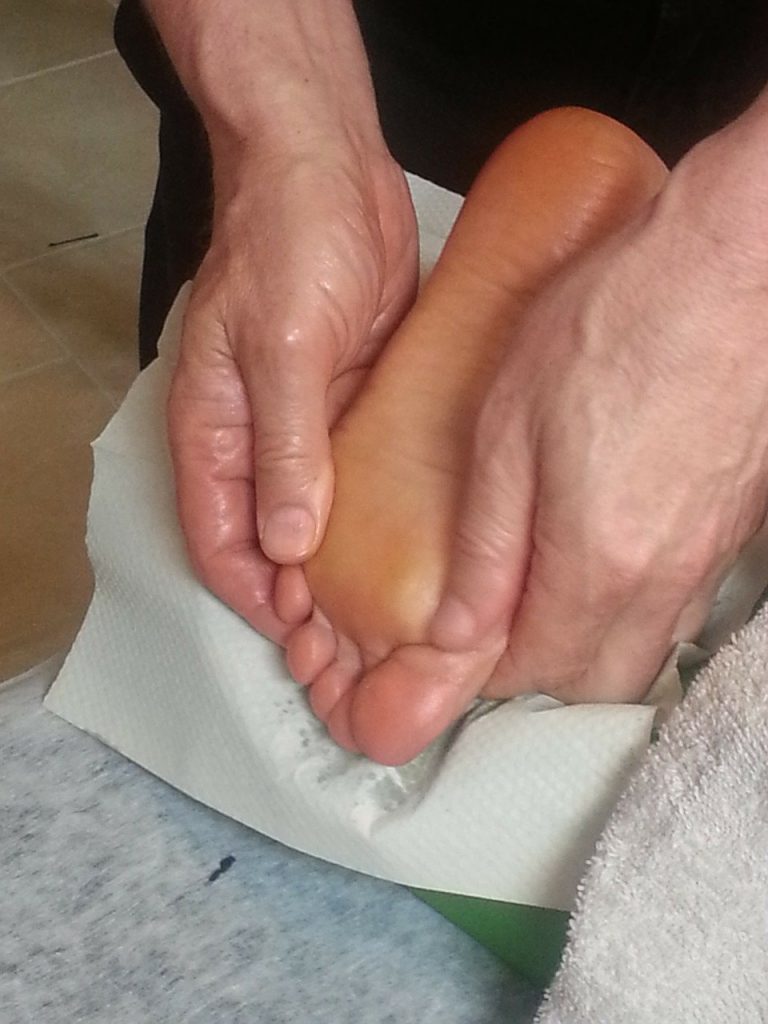 massage, foot, feet-272845.jpg